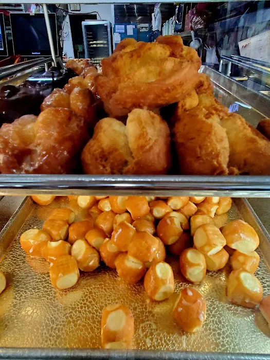 Magee's Donuts Picture 1