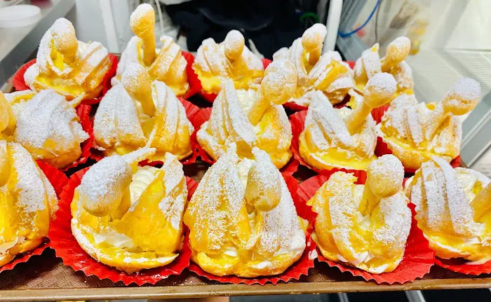 Cristina's Bakery Picture 2