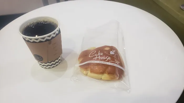 Cake House Picture 6