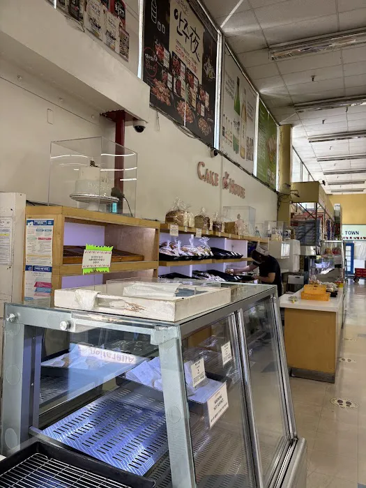 Cake House Picture 9