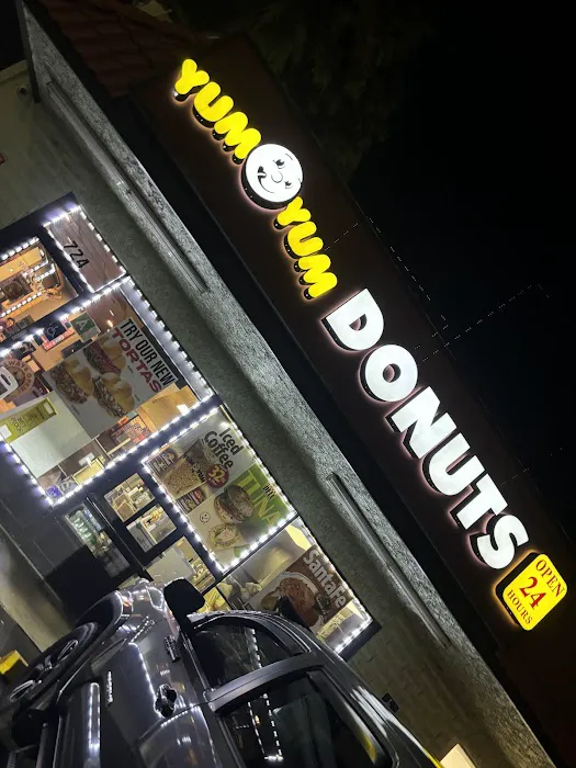 Yum Yum Donuts. Picture 3