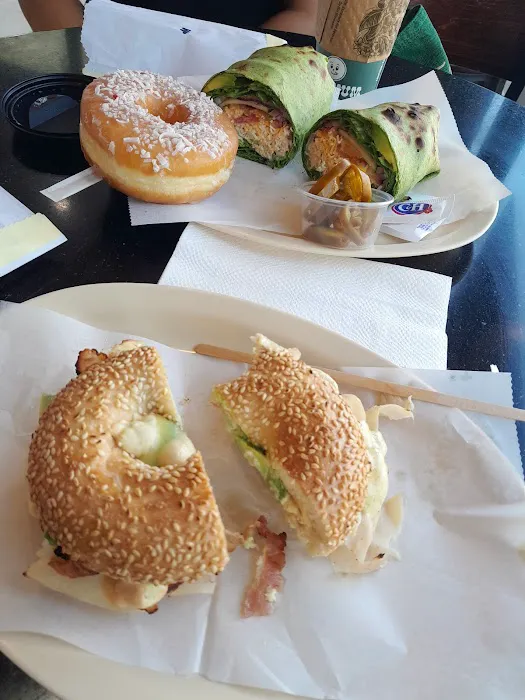 Yum Yum Donuts. Picture 10
