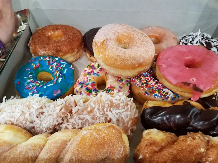 Yum Yum Donuts. Picture 9