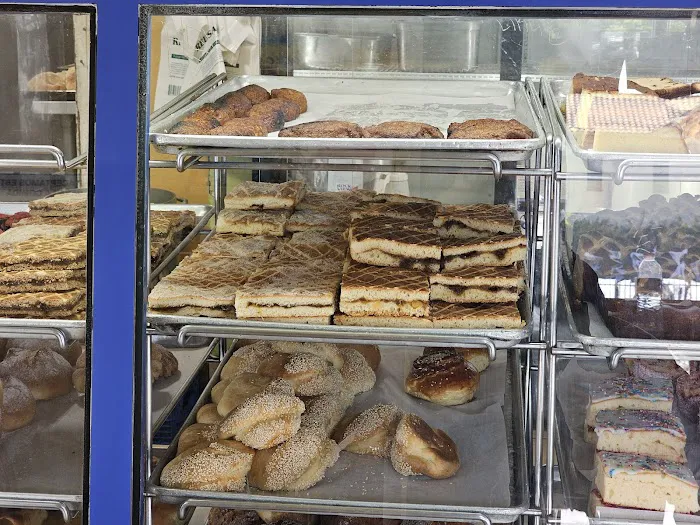La Original Panaderia El Salvador Picture 3