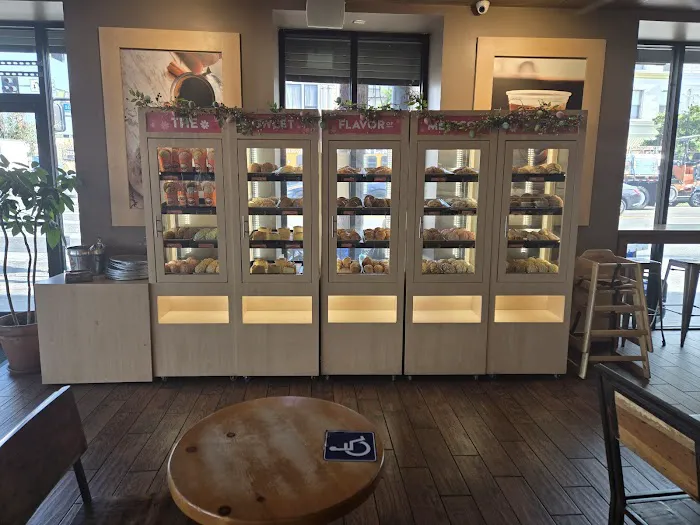 La Monarca Bakery & Cafe Picture 7