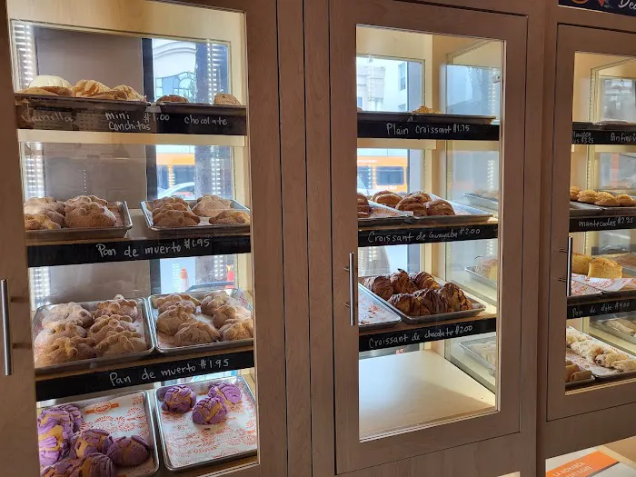 La Monarca Bakery & Cafe Picture 9