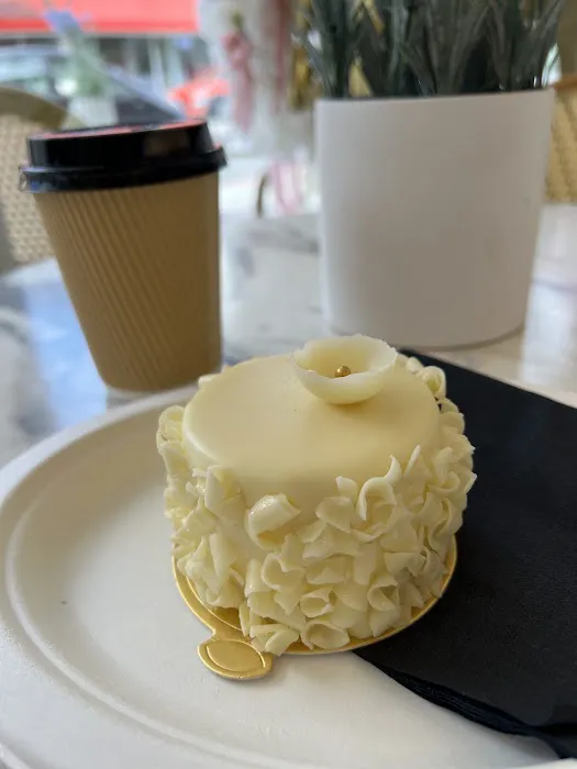Pompadour Beverly Hills Picture 4