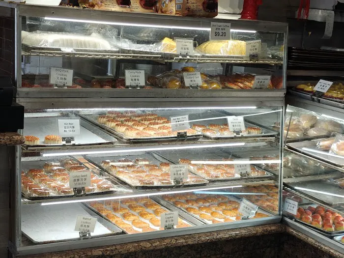 Long’s Family Pastry Picture 8