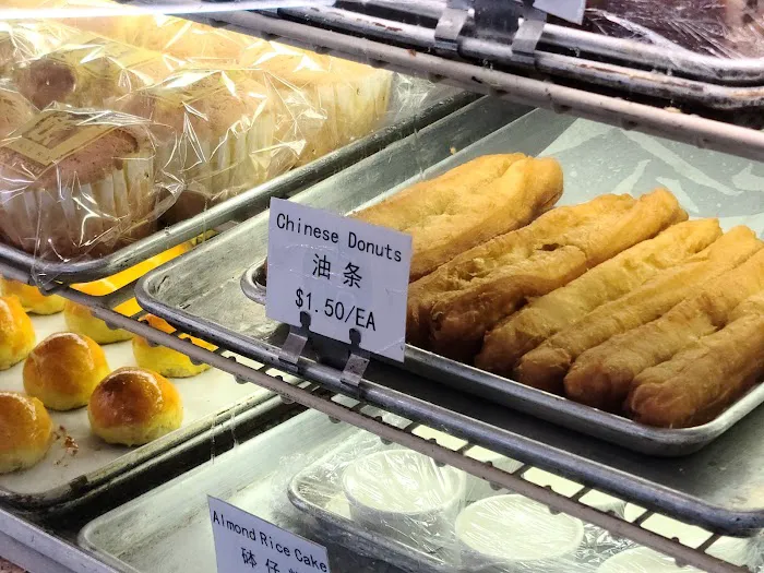 Long’s Family Pastry Picture 7