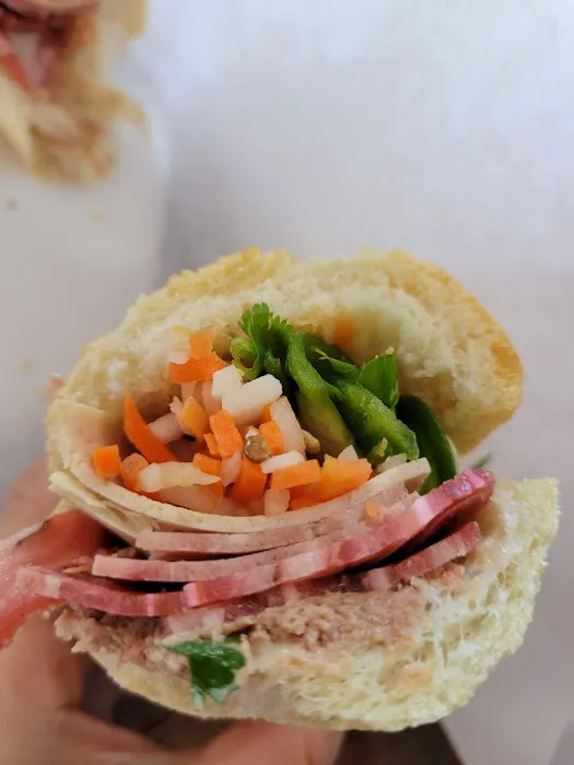 Hue Thai Bakery & Deli Picture 10