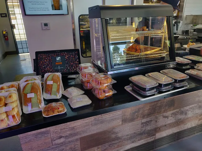 Hue Thai Bakery & Deli Picture 8