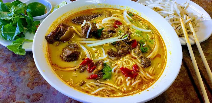 Hue Thai Bakery & Deli Picture 9