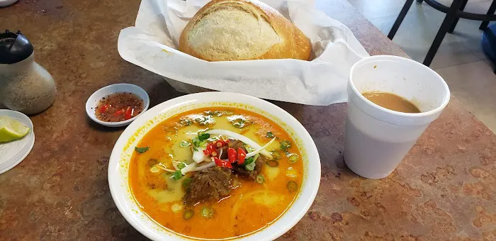 Hue Thai Bakery & Deli Picture 7
