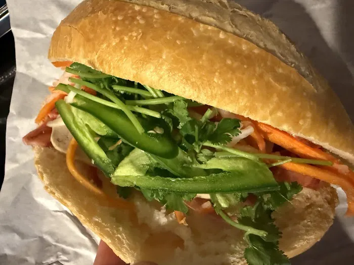Hue Thai Bakery & Deli Picture 6