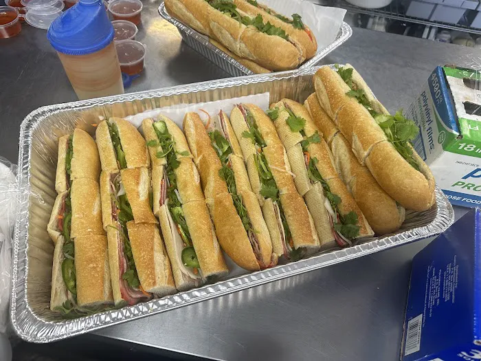 Hue Thai Bakery & Deli Picture 1
