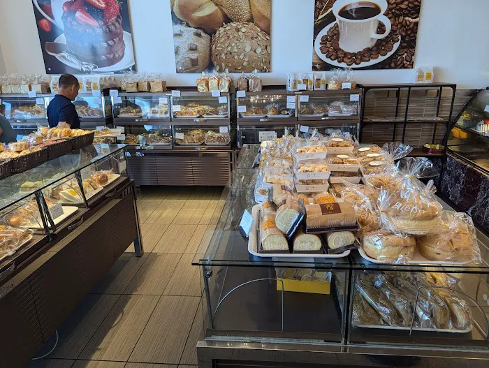 Little Swan Bakery Café Picture 5