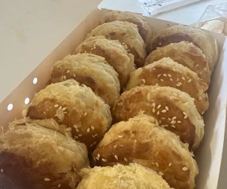 Little Swan Bakery Café