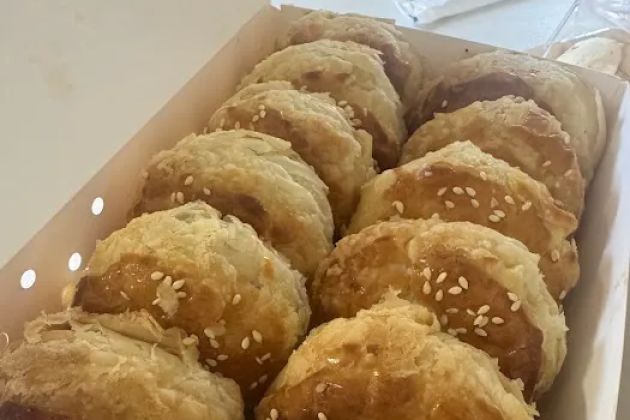 Little Swan Bakery Café