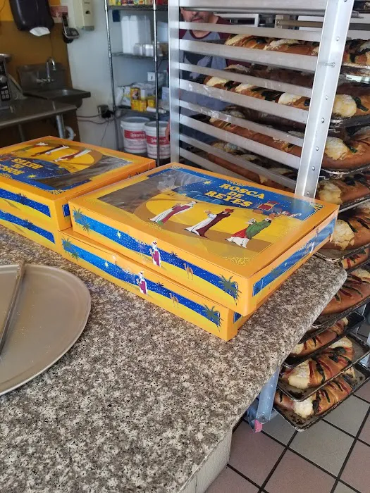 Mendoza's Bakery Picture 10