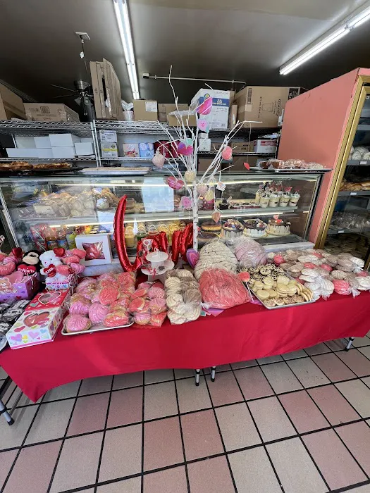 Mendoza's Bakery Picture 1
