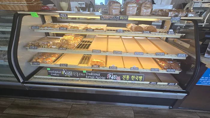 Manmi Bakery Picture 6