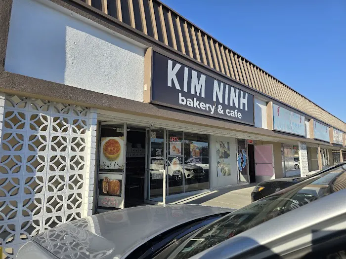 Kim Ninh Bakery Picture 6