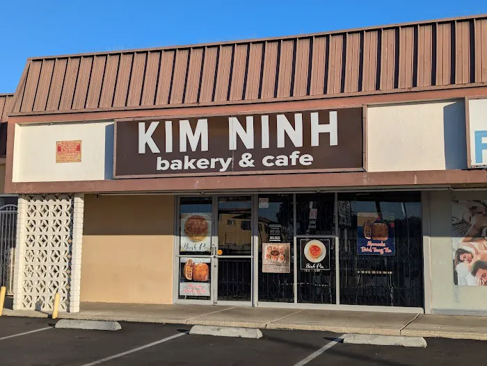 Kim Ninh Bakery Picture 10
