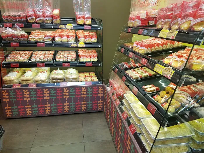 Red Ribbon Bakeshop Picture 9