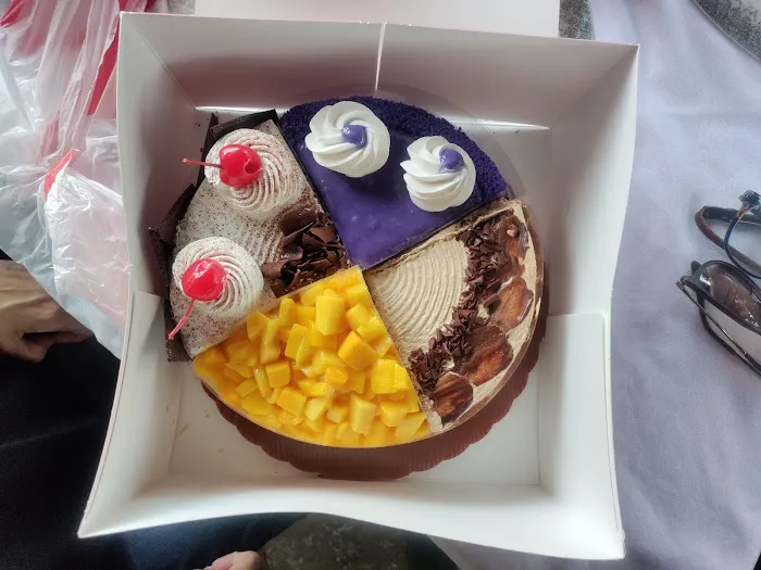 Red Ribbon Bakeshop Picture 3