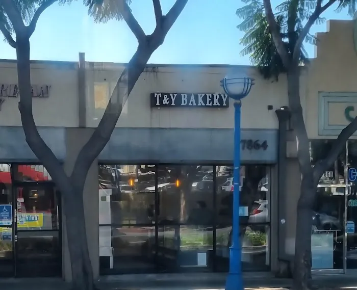 T & Y Bakery Picture 3