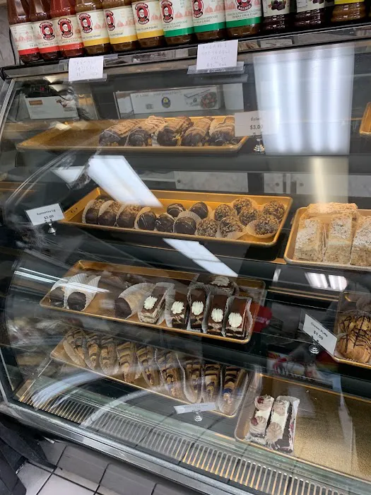T & Y Bakery Picture 10