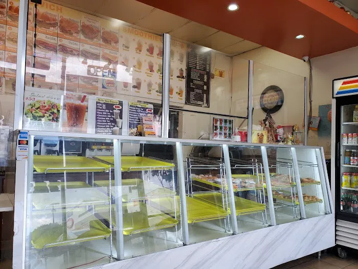 Super Donut House Picture 3