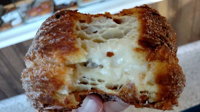Kettle Glazed Doughnuts Picture 5