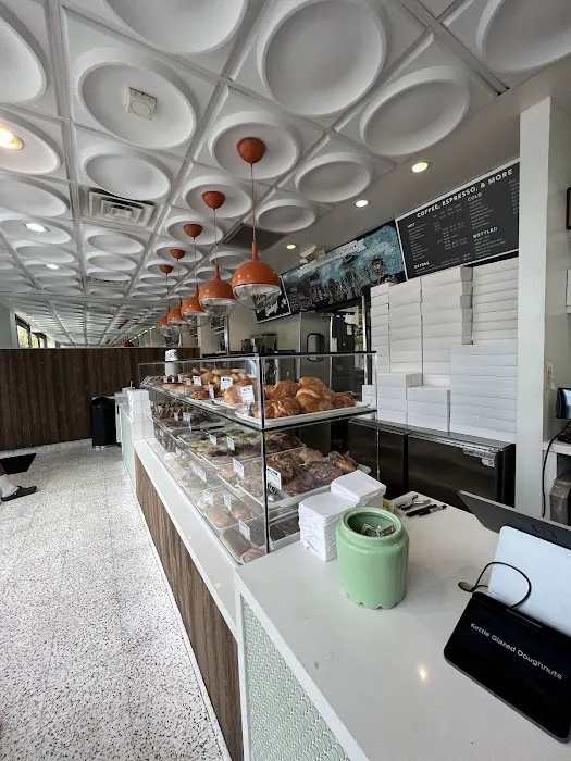 Kettle Glazed Doughnuts Picture 9