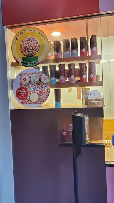 Sprinkles Hollywood & Highland ATM Picture 10