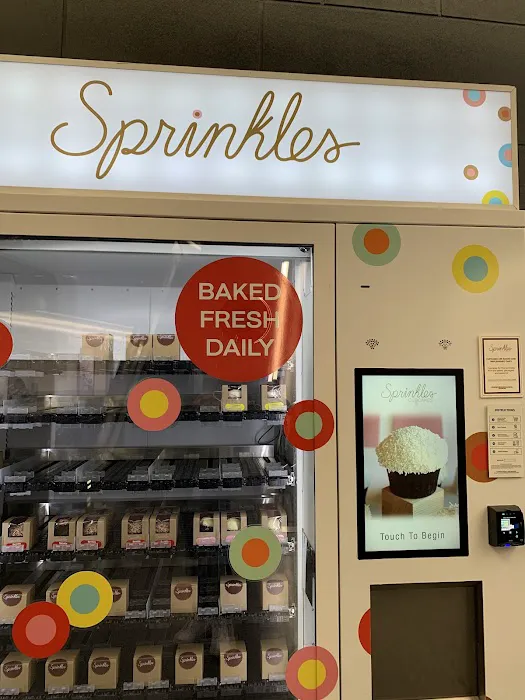 Sprinkles Hollywood & Highland ATM Picture 5