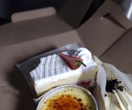 Goldstar Bakery