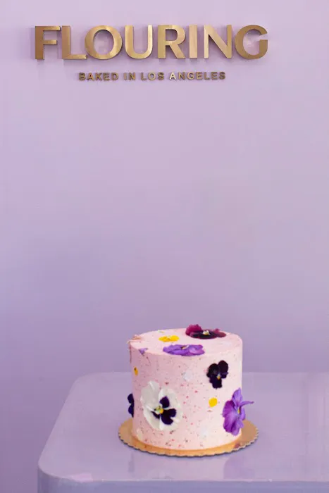 Flouring Cake Shop Picture 4