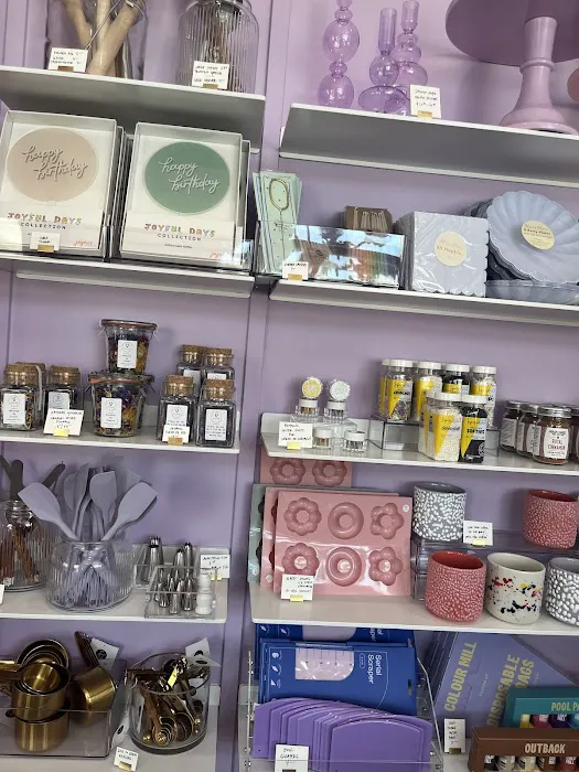 Flouring Cake Shop Picture 3