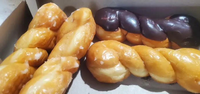 Yum Yum Donuts Picture 8