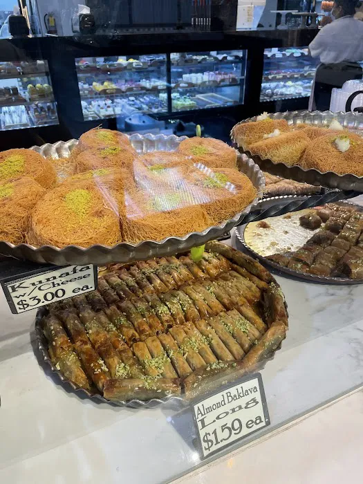 Farmhers Cafe & Bakery Picture 1