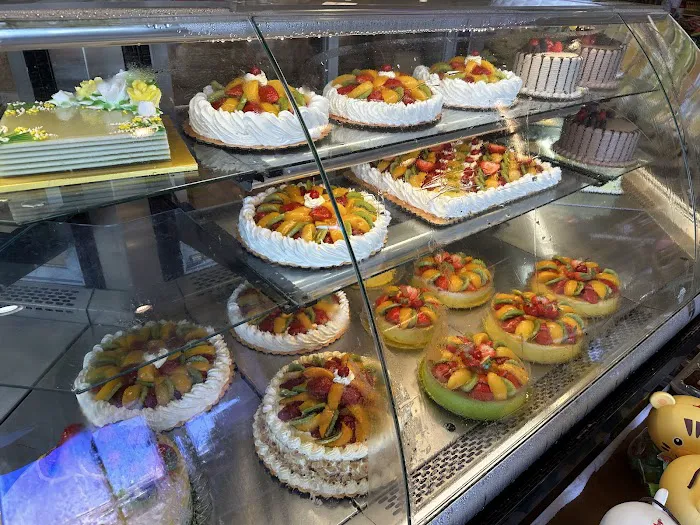 Van's Bakery Picture 7