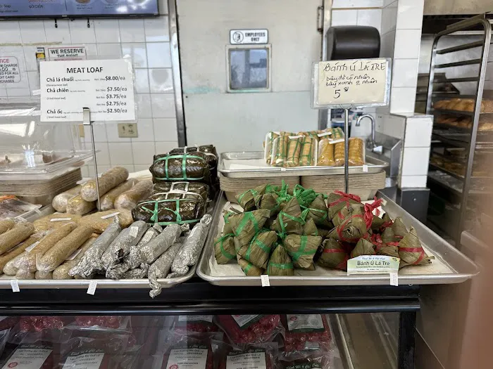 Bánh Mì & Chè Cali Bakery Picture 8