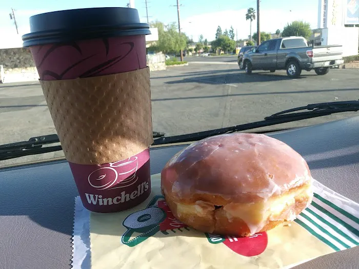 Winchell's Donut Shop Picture 4