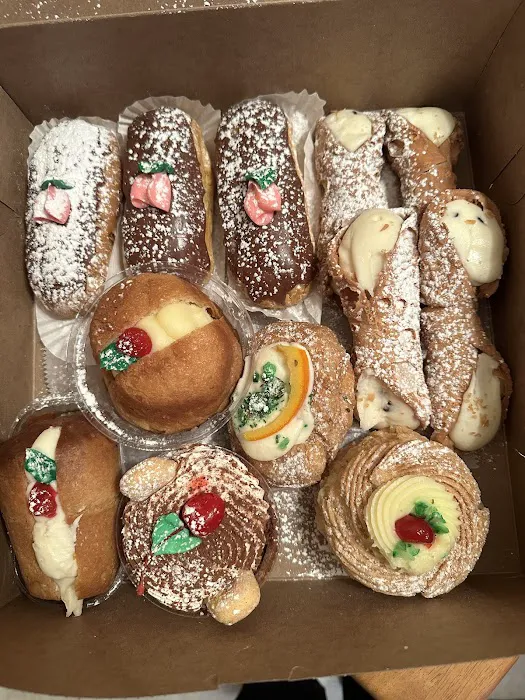 La Scala Italian Pastry Shop and Bakery Picture 9
