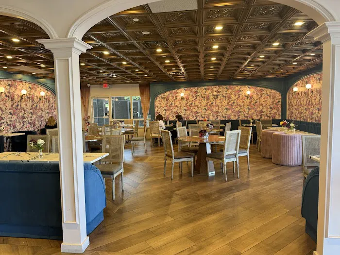 Patis Bakery & Cafe Picture 10