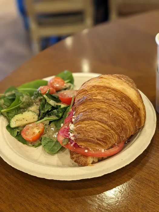 Patis Bakery & Cafe Picture 2