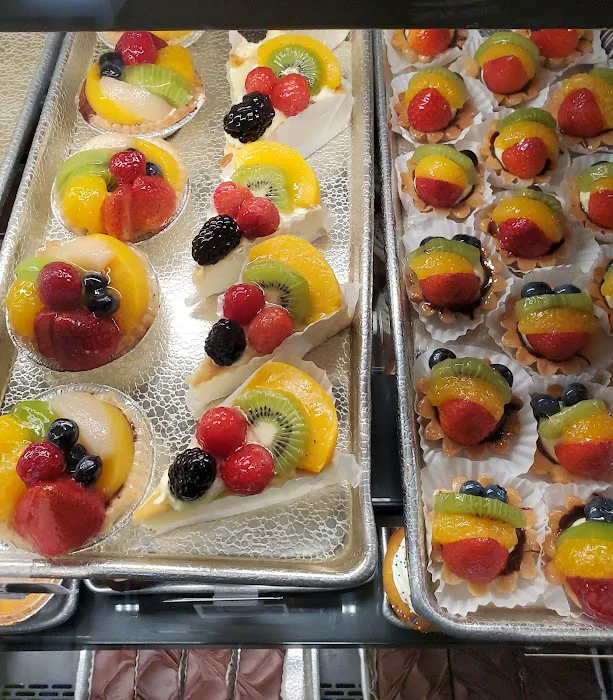 Viktor Bene's Continental Bakery Picture 6