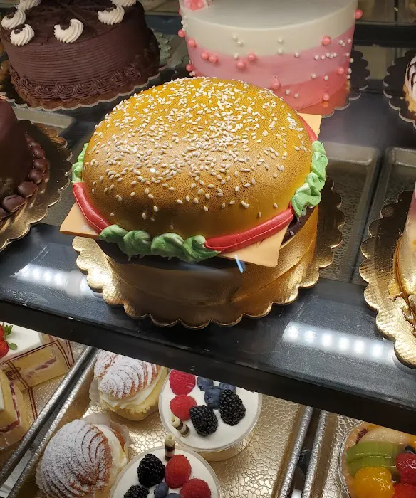 Viktor Bene's Continental Bakery Picture 3