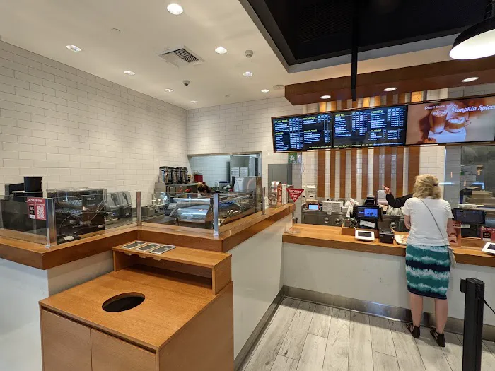 85°C Bakery Cafe - Century City Picture 5